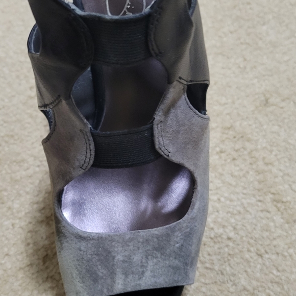 Jessica Simpson Heels OBO - Picture 3 of 4